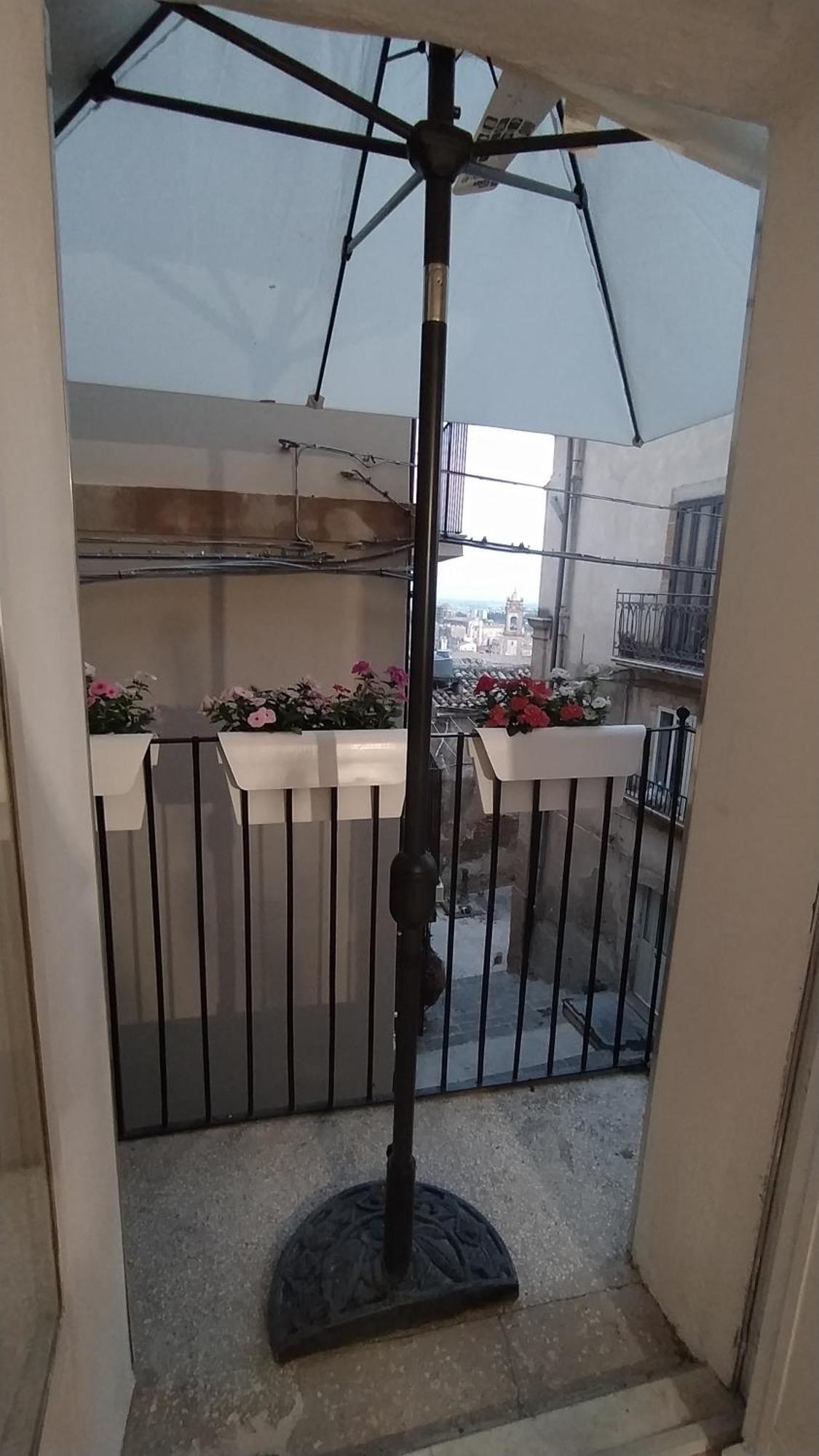 Guest House Alla Scala Caltagirone Exterior foto