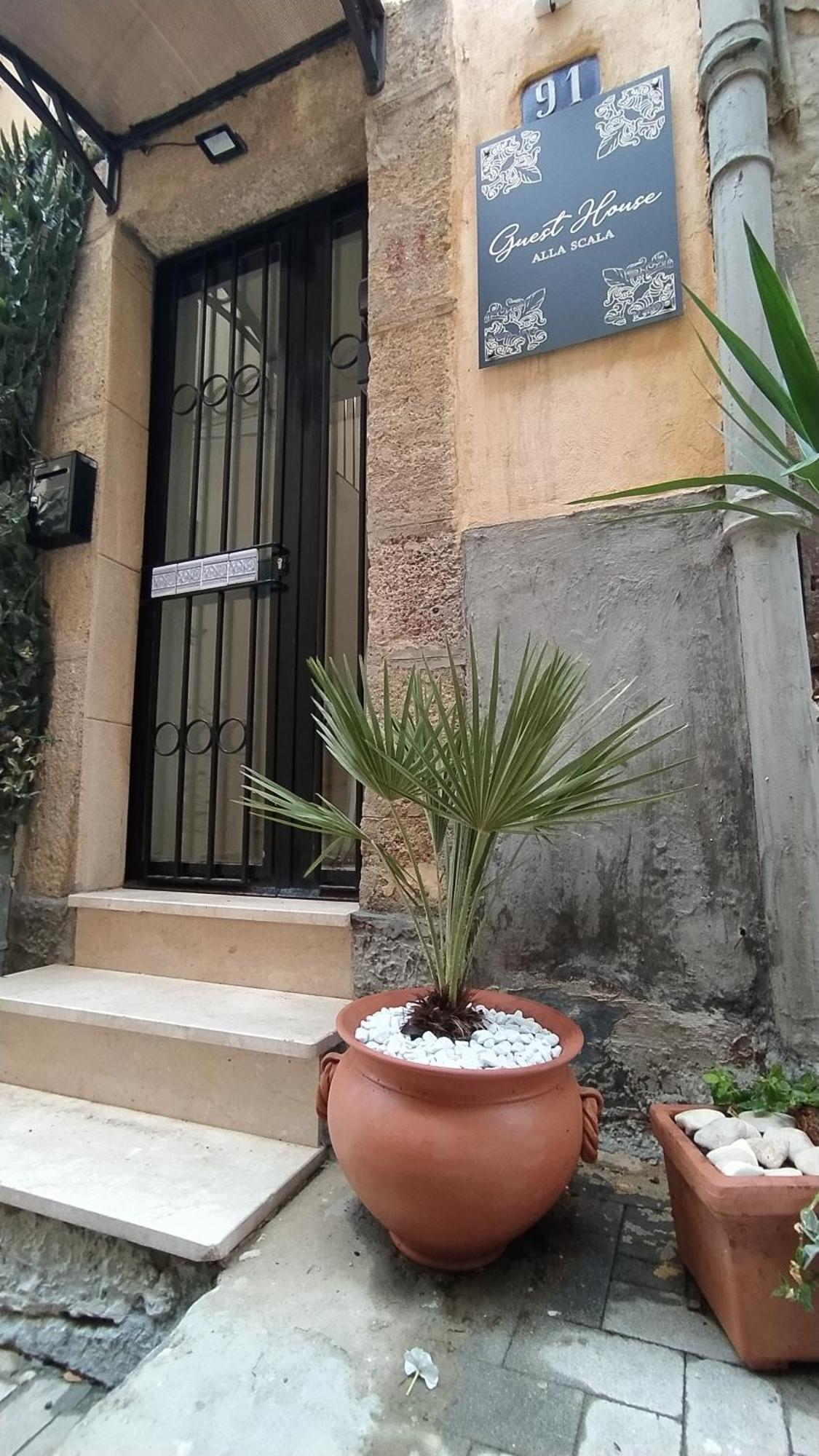 Guest House Alla Scala Caltagirone Exterior foto